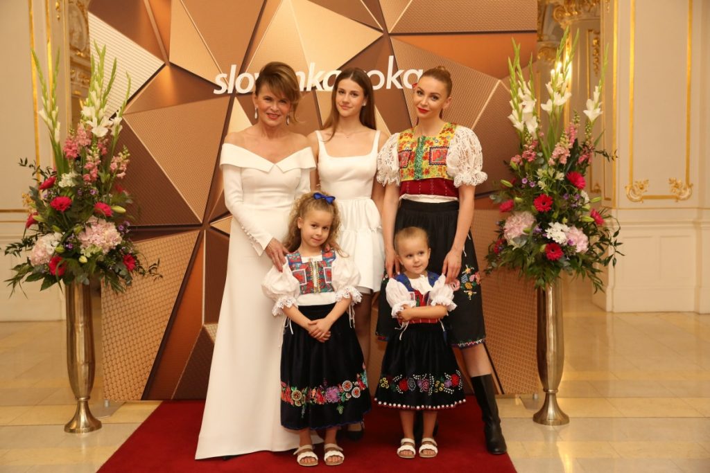 Slovenka roka 2022 - Mária Reháková s rodinou 