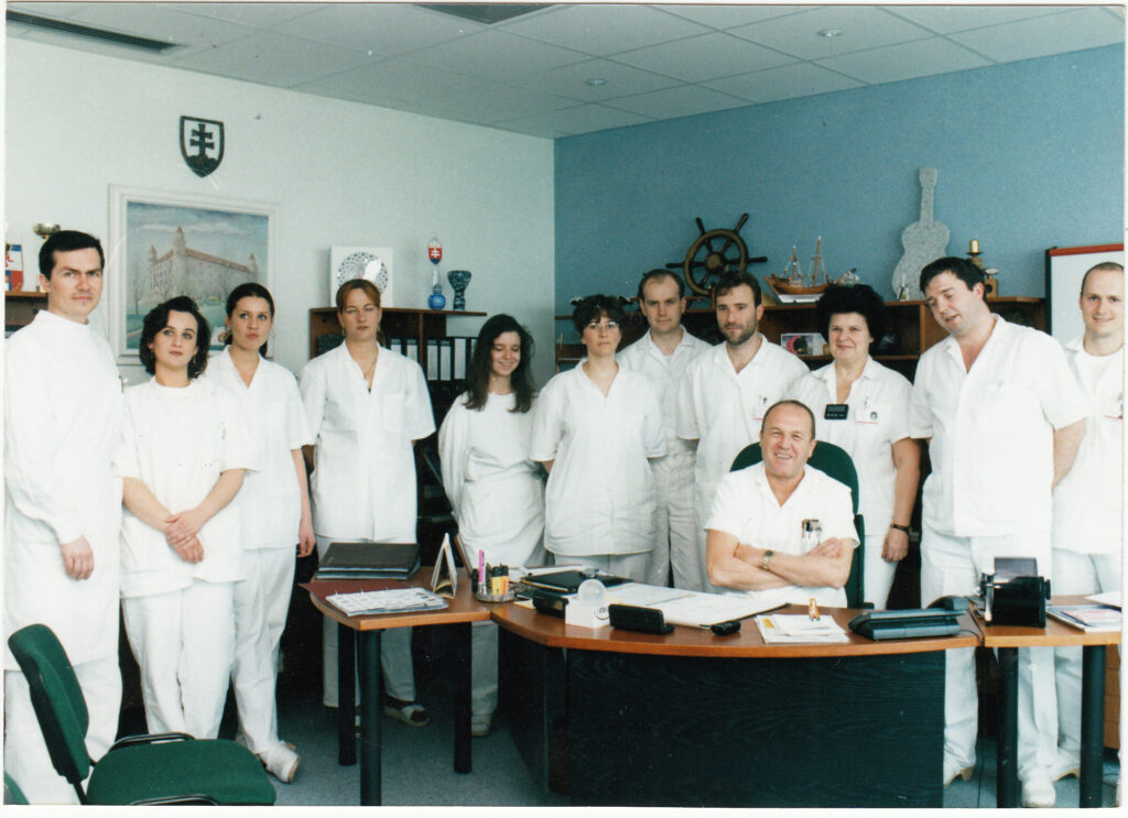 prof. Fischer s kolektívom lekárov a sestier