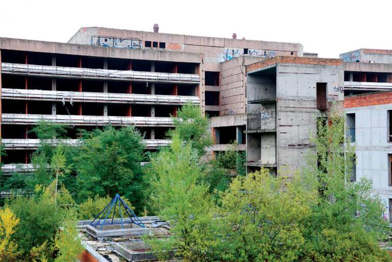 Pri výstavbe nemocnice Rázsochy je najdôležitejšie skrátiť meškanie na minimum, tvrdí štátny tajomník Palkovič