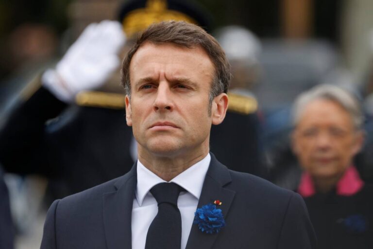 Francúzsky prezident Emmanuel Macron pricestuje na návštevu Slovenska