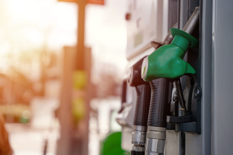 Benzín a nafta na slovenských pumpách ešte zdražejú, môže za to ropa
