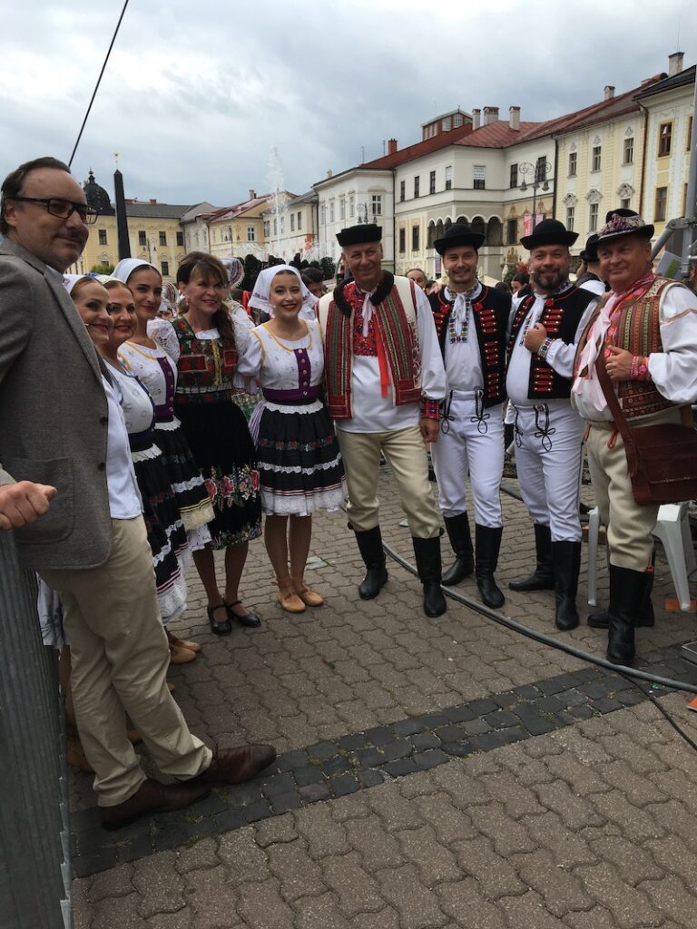 Slovenský deň kroja: Milovníci folklóru si uctili slovenské tradície