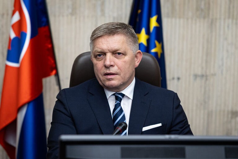 Slovenský premiér je odhodlaný zabrániť priamej účasti slovenských vojakov vo vojne na Ukrajine