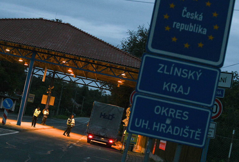 Česká republika zavádza námatkové kontroly na hraniciach so Slovenskom